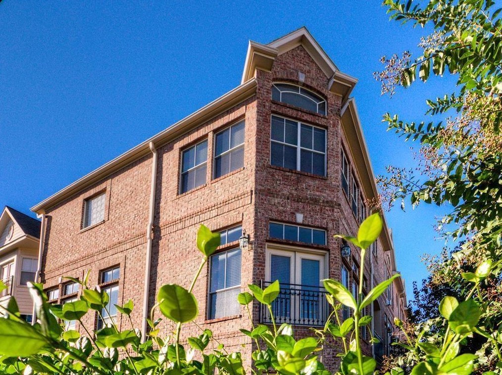 501 Leverkuhn St, Houston, TX 77007