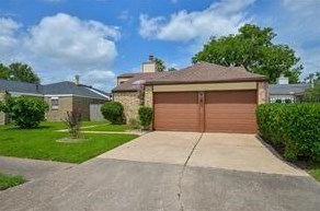 4330 Willow Beach Dr, Houston, TX 77072