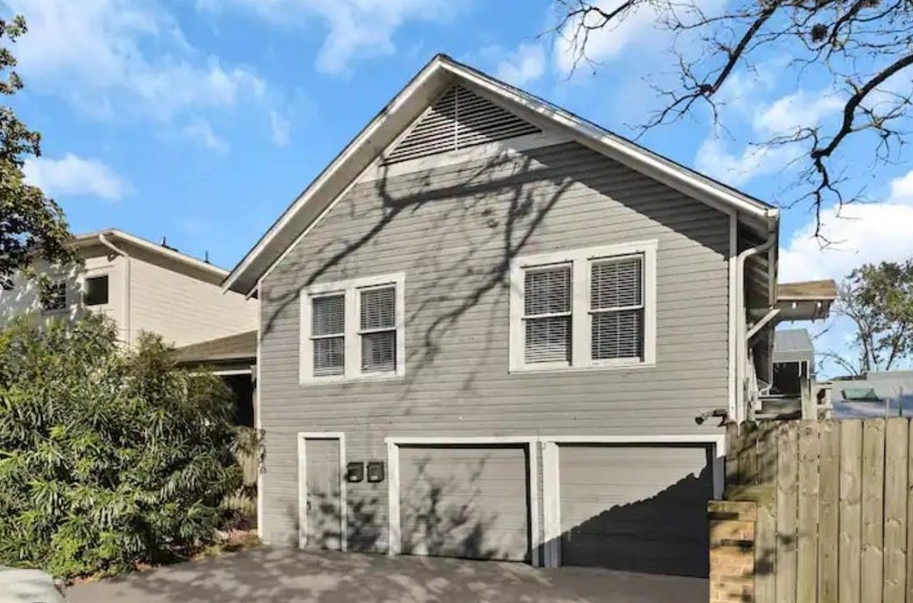 1135 Woodland St #b, Houston, TX 77009