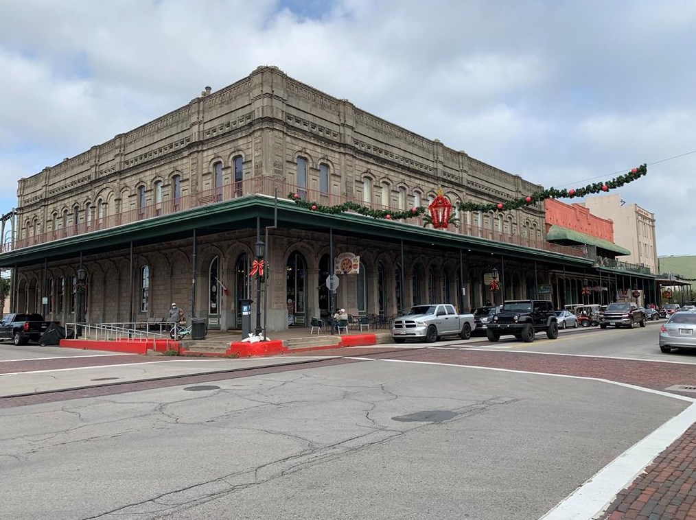 2118 Strand St #208, Galveston, TX 77550