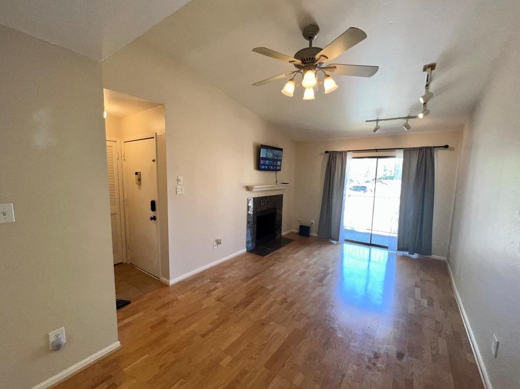 3300 Pebblebrook Dr #106, Taylor Lake Village, TX 77586