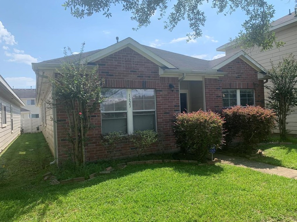 1623 Royal Chase Dr, Houston, TX 77047