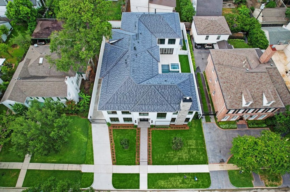 3838 Olympia Dr, Houston TX  77042-2627 exterior