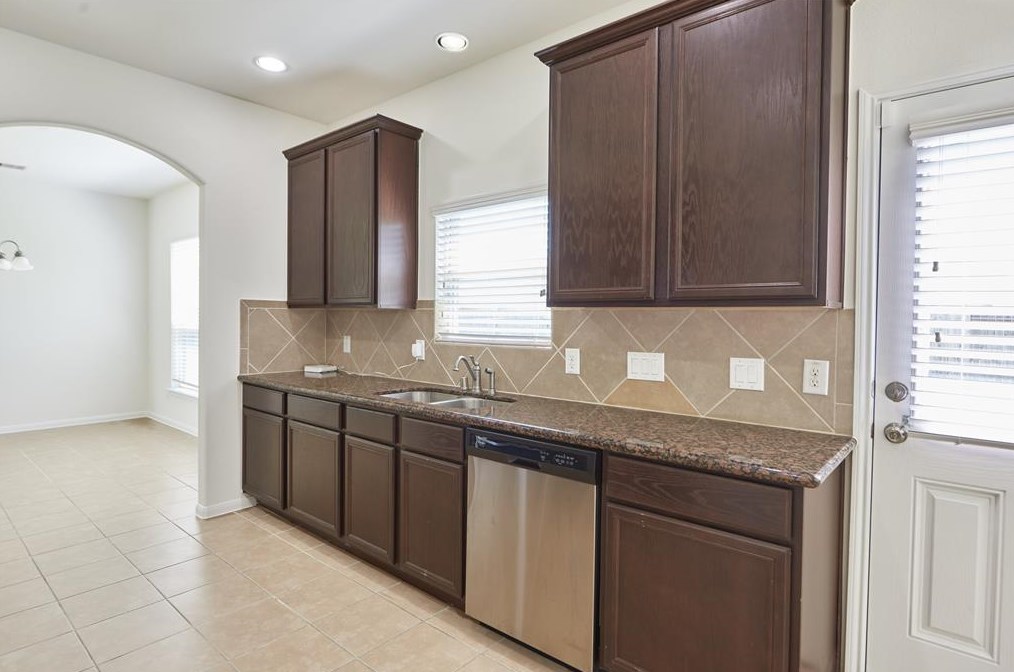 6538 Brimridge Ln, Houston, TX 77048-5597