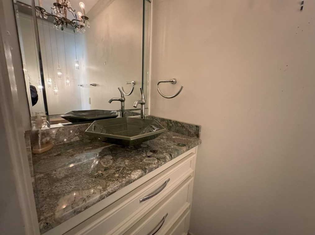 5747 Jackwood, Houston TX  77074-7737 exterior