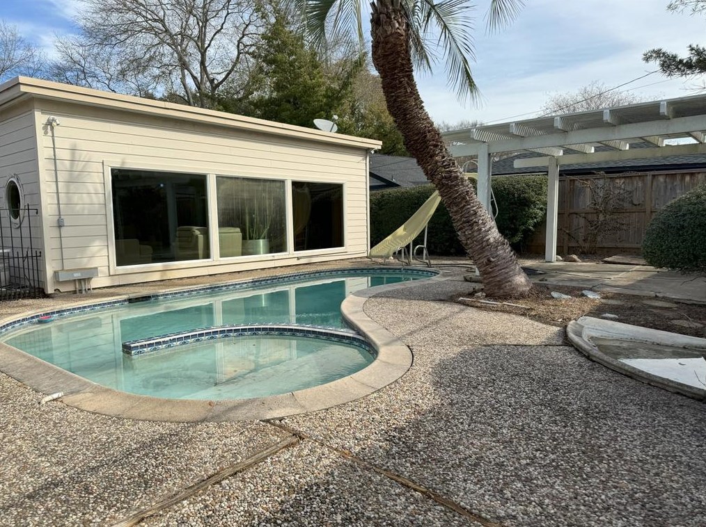 5747 Jackwood, Houston TX  77074-7737 exterior