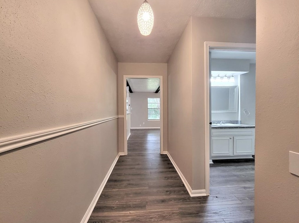 17303 Fife Ln, Houston, TX 77598-3011
