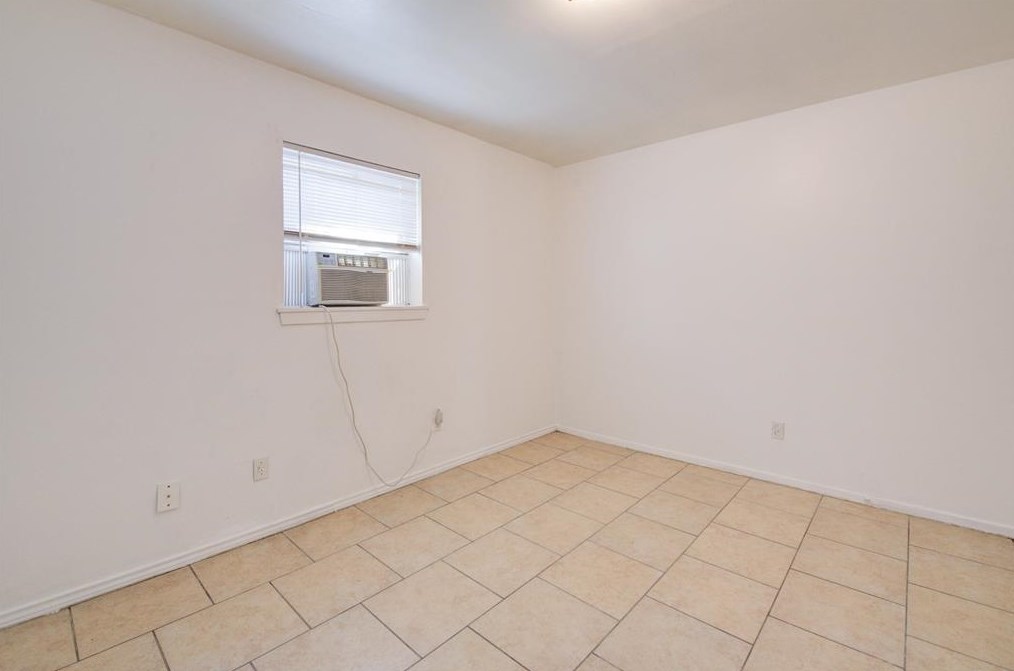 3703 Seabrook St #3, Houston, TX 77021