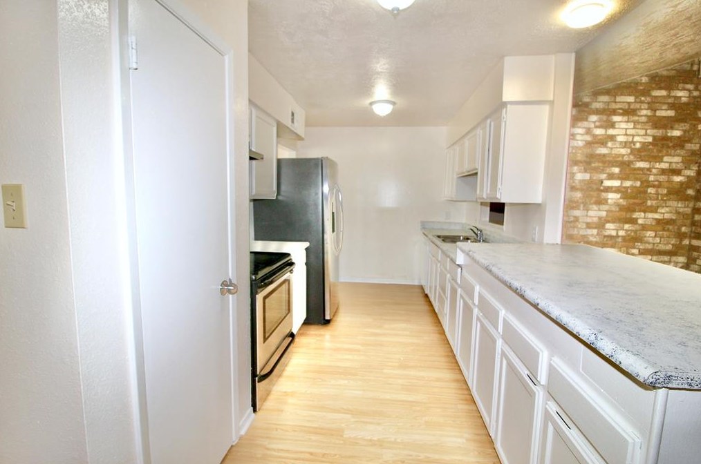 10431 Towne Oak Ln, Sugar Land, TX 77498