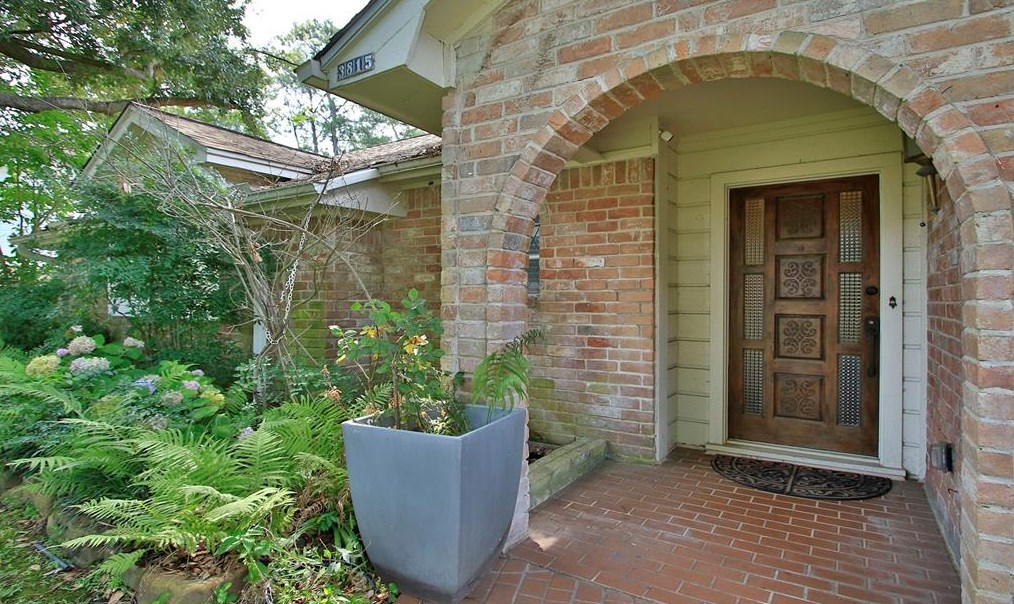 3815 Stillview Dr, Houston TX  77068-2917 exterior
