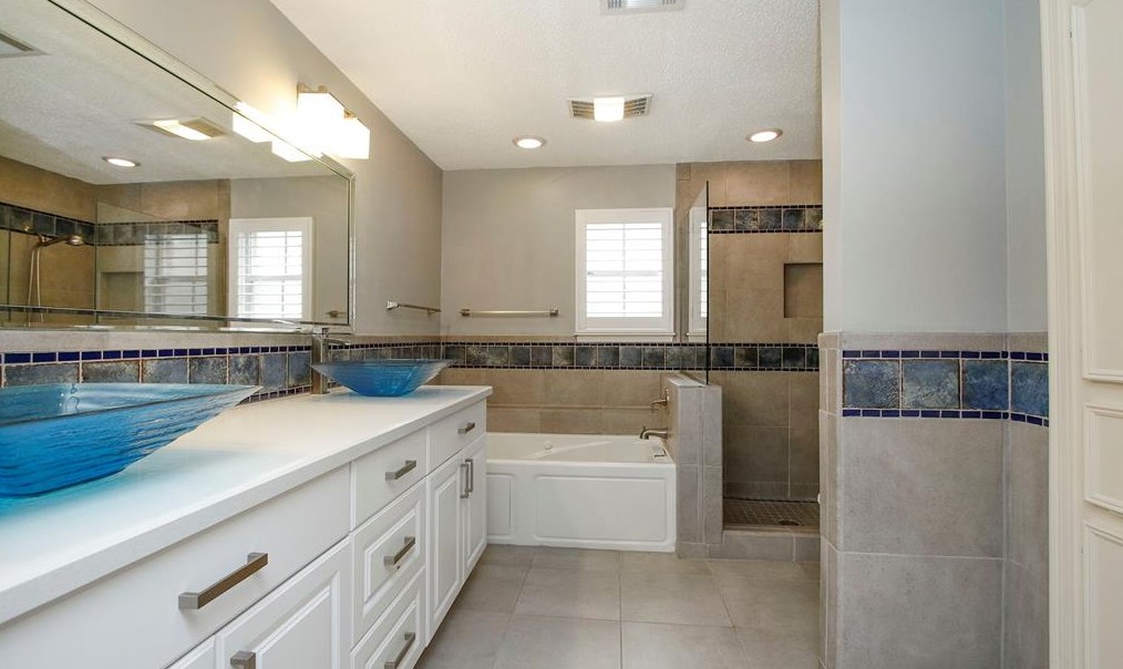 3815 Stillview Dr, Houston TX  77068-2917 exterior