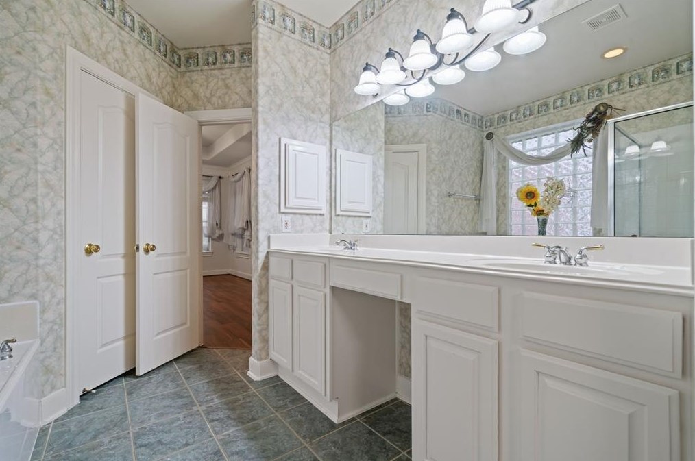 1778 Lakeside Enclave Dr, Houston TX  77077-1688 exterior