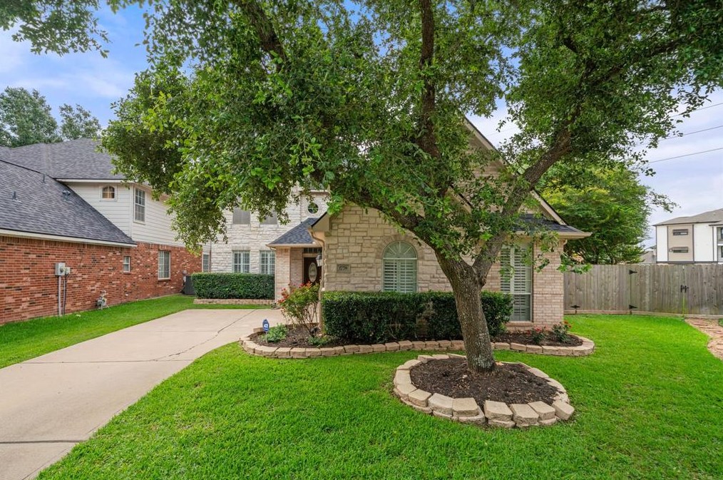 1778 Lakeside Enclave Dr, Houston TX  77077-1688 exterior
