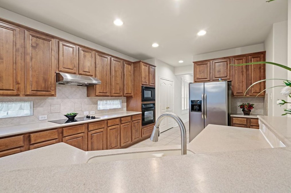 1778 Lakeside Enclave Dr, Houston TX  77077-1688 exterior