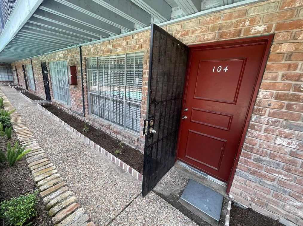 5617 Bissonnet St, Houston, TX 77081