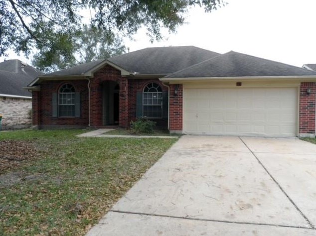 10 Dover Dr, Conroe, TX 77304