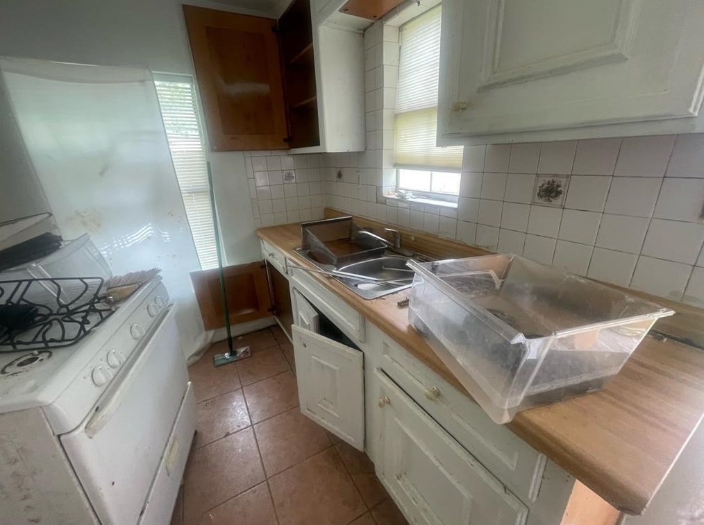 406 Randall St, Pasadena, TX 77506-2279