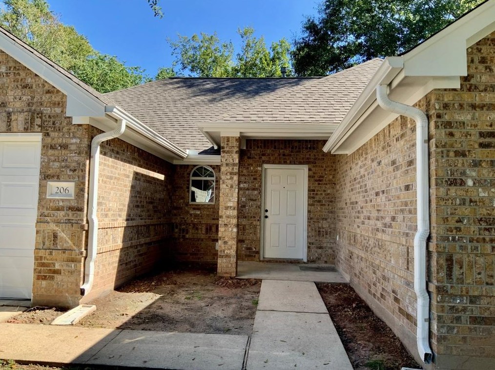 206 Doncaster St, Conroe, TX 77303