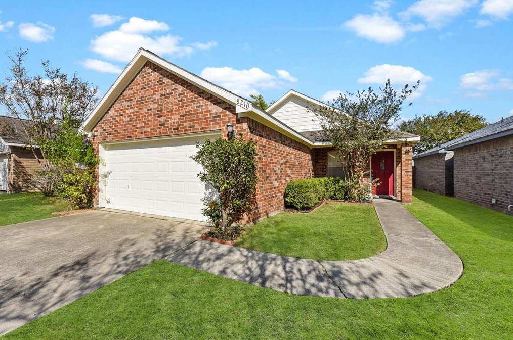 18210 Beaverdell Dr, Tomball, TX 77377