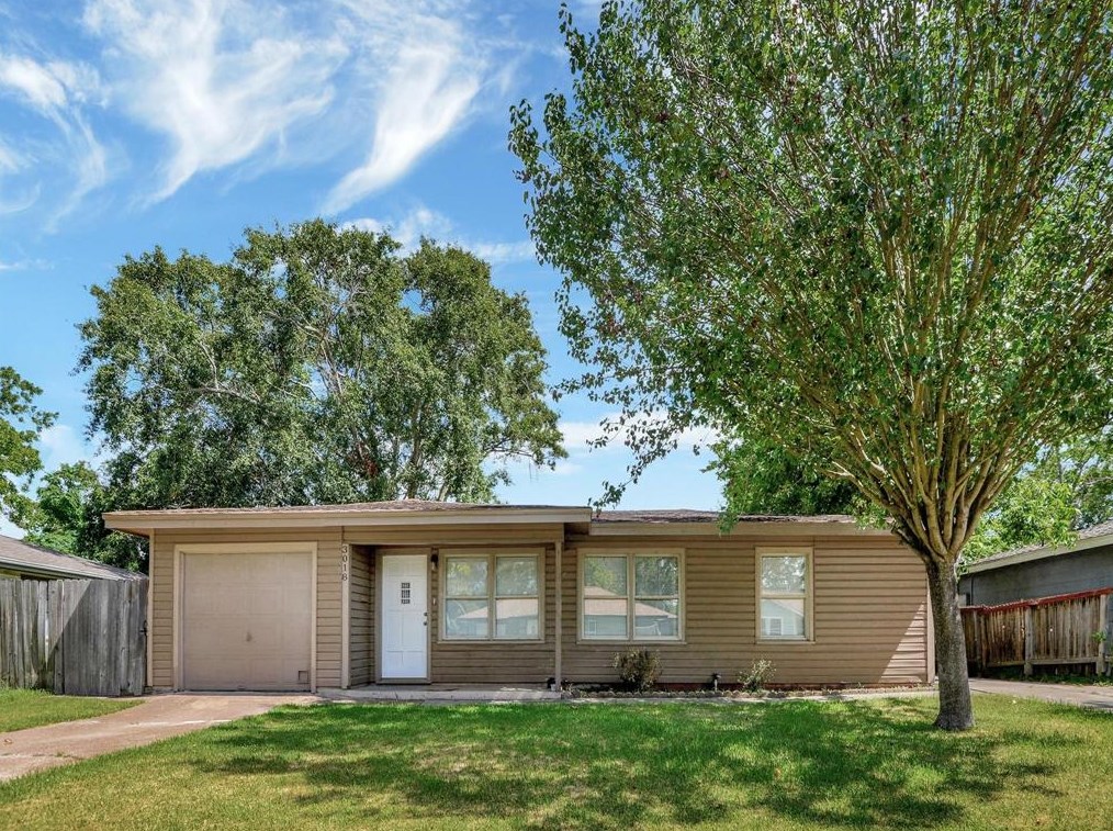 3018 Vance Ave, Texas City, TX 77590