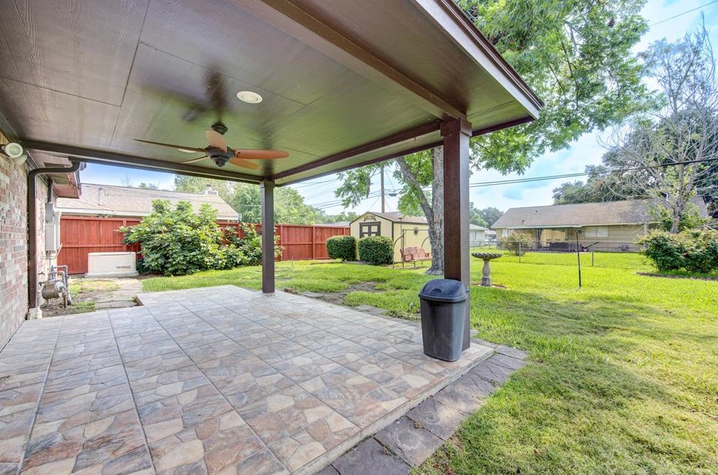 5826 Shurmard Dr, Houston, TX 77092-1433