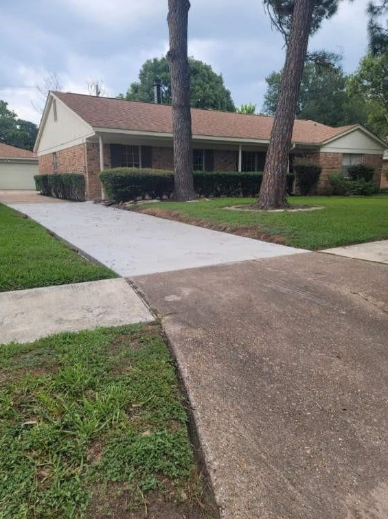 5614 Spellman Rd, Houston, TX 77096