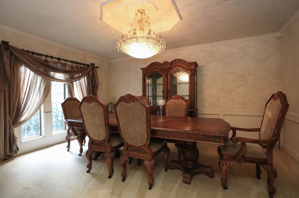 6730 Mossridge Dr, Houston TX  77069-2456 exterior