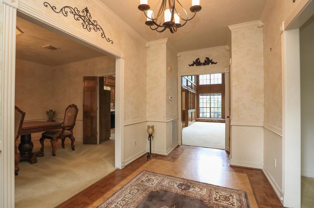 6730 Mossridge Dr, Houston TX  77069-2456 exterior