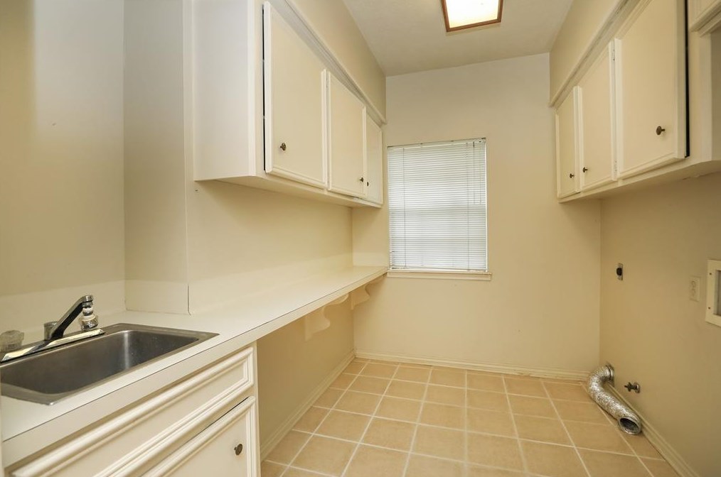 6730 Mossridge Dr, Houston TX  77069-2456 exterior
