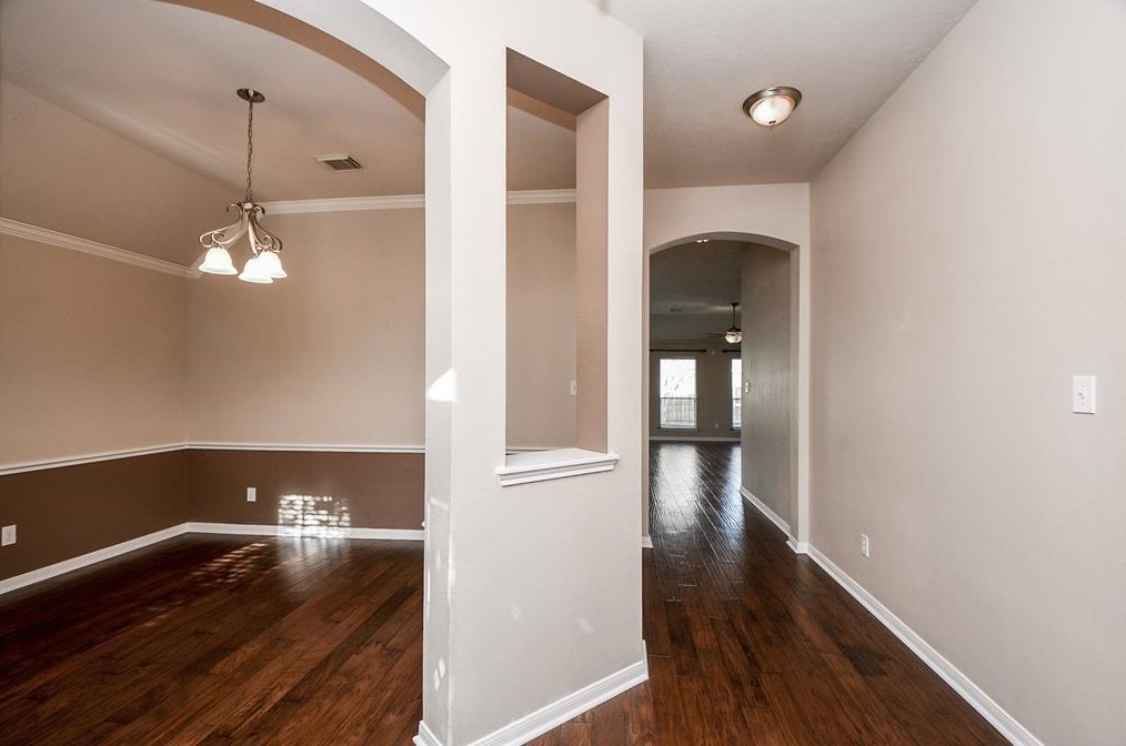 3715 Crescent Dr, Pearland, TX 77584