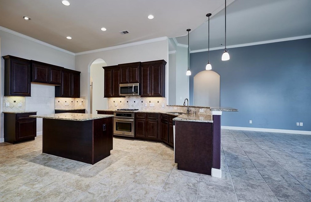21718 Avalon Queen Dr, Spring TX  77379-5914 exterior