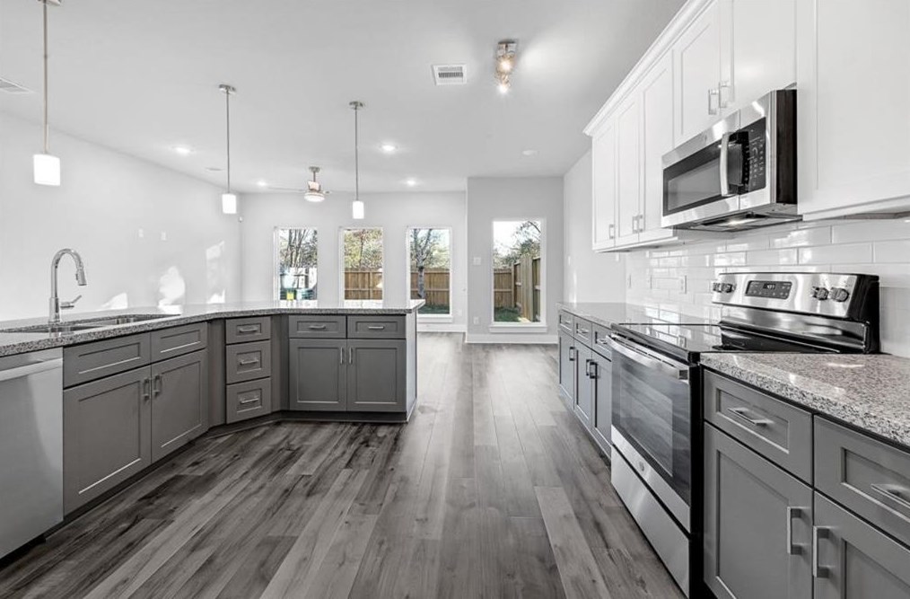 4134 Brinkley St, Houston, TX 77051