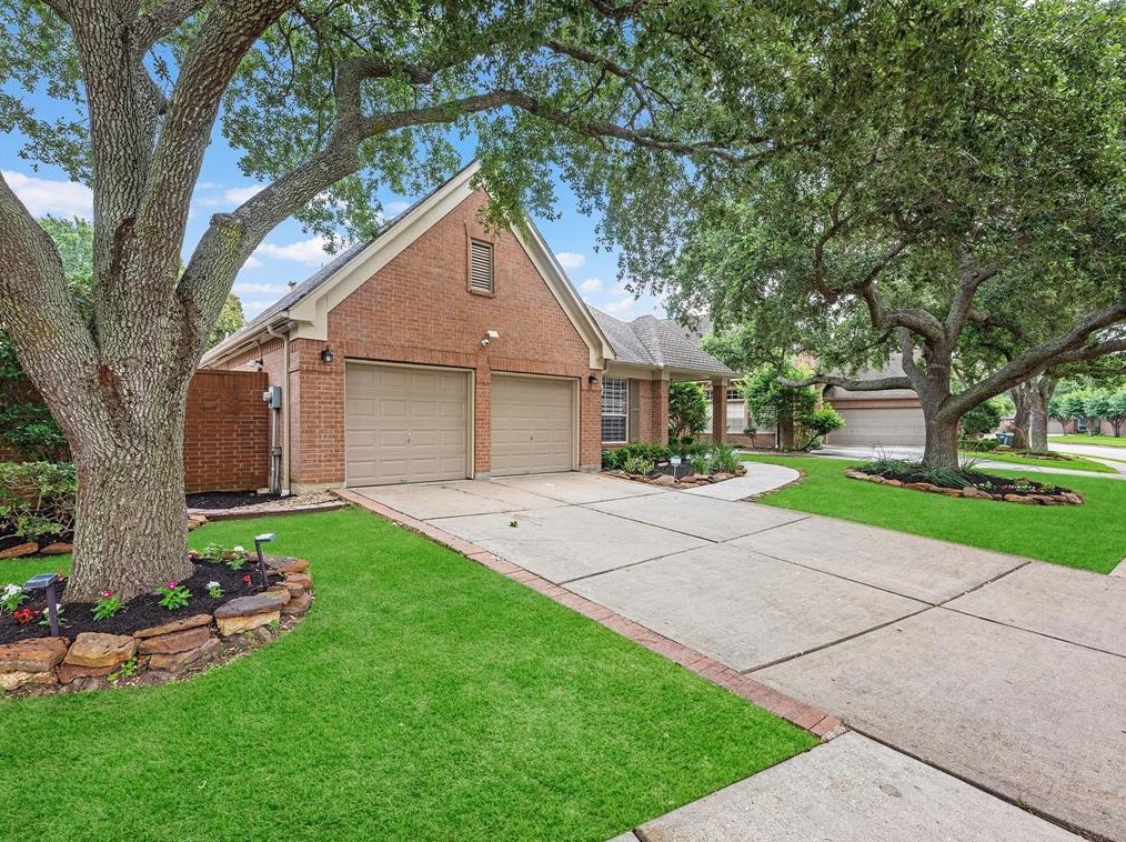 13903 Aspen Cove Dr, Houston, TX 77077