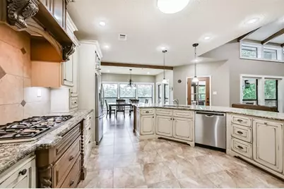 46 Deer Ridge, Cleveland, TX 77327 - Photo 12