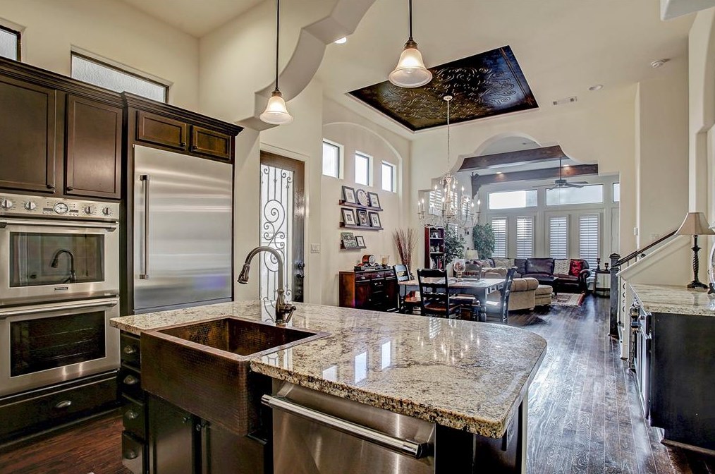 2313 Couch St, Houston, TX 77008-1629
