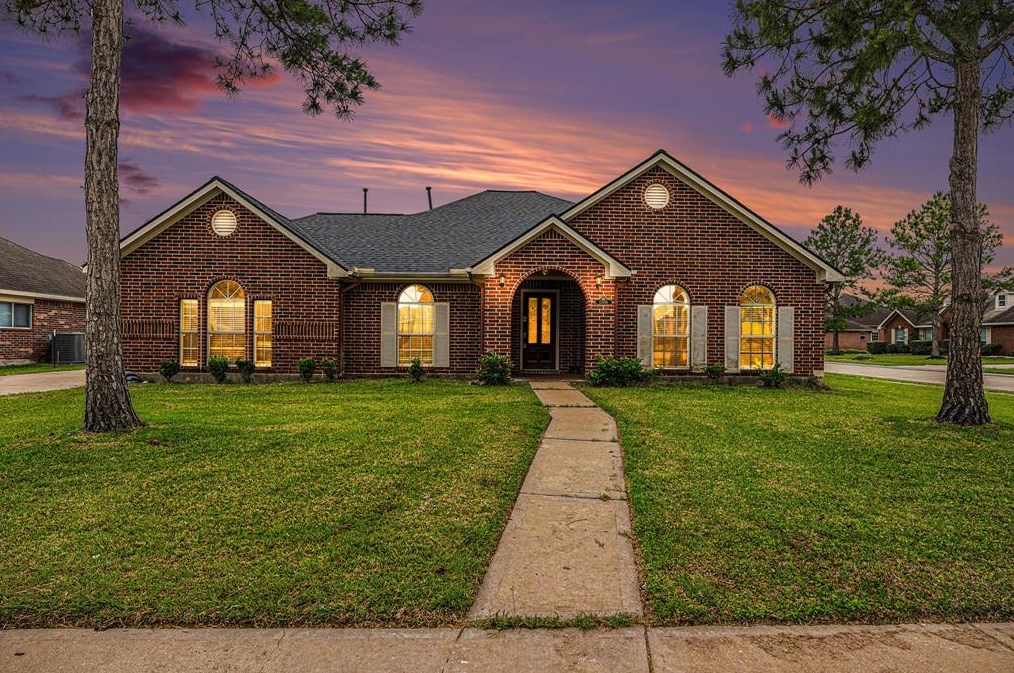 11308 Madison Ct, Pearland, TX 77584