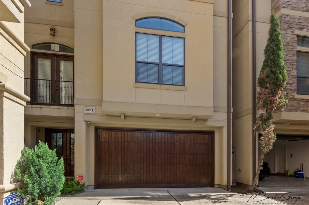 2022 Main St, Houston, TX 77009-8022