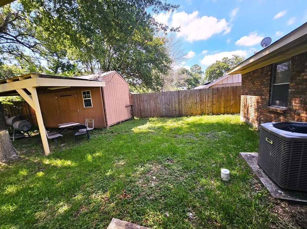 10510 Bretton Dr, Houston, TX 77016