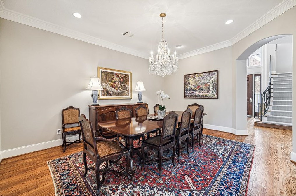 1327 Winrock Blvd, Houston TX  77057-4010 exterior