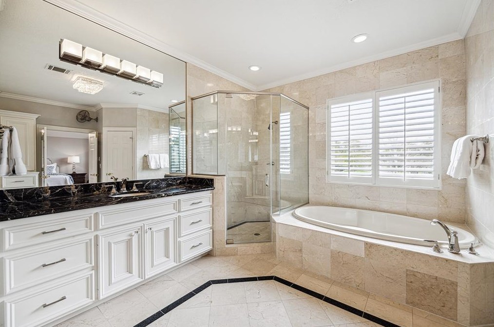 1327 Winrock Blvd, Houston TX  77057-4010 exterior