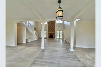 302 Buckingham Drive, Port Neches, TX 77651 - Photo 2