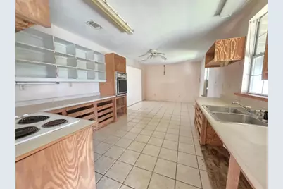 900 Mariner Street, Sargent, TX 77414 - Photo 2