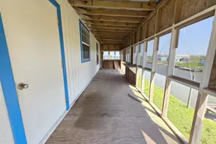 900 Mariner St, Sargent, TX 77414 - Photo 10