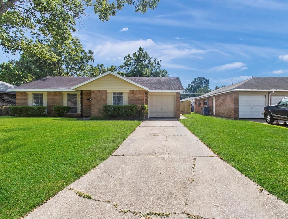 7219 Mallard Dr, Texas City, TX 77591
