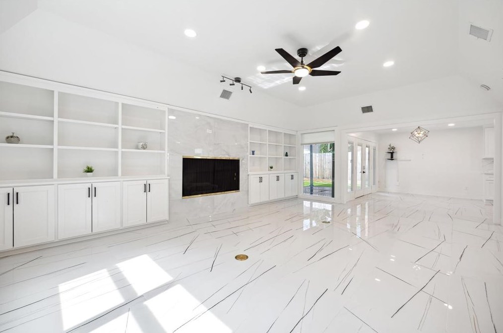 2308 Addison Rd, Houston, TX 77030-1128