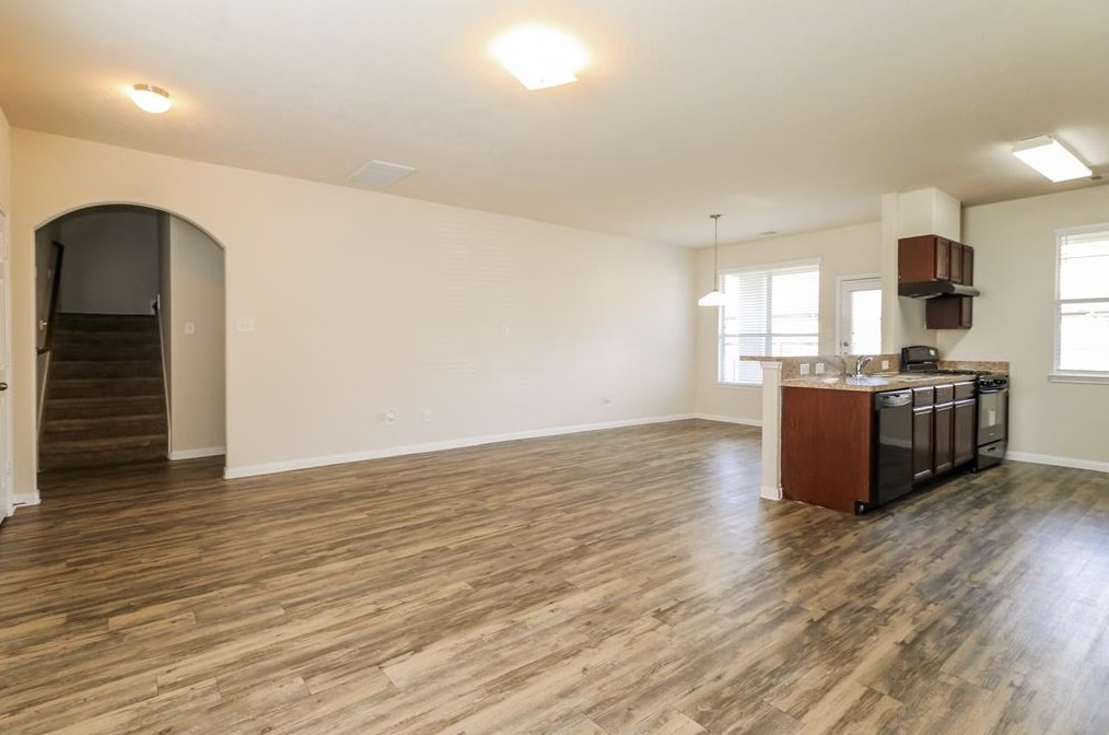 9731 Cira Ct, Houston, TX 77044-4062