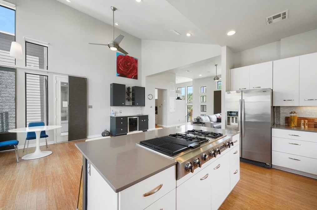 18734 Prince William Ln, Houston TX  77058-4227 exterior