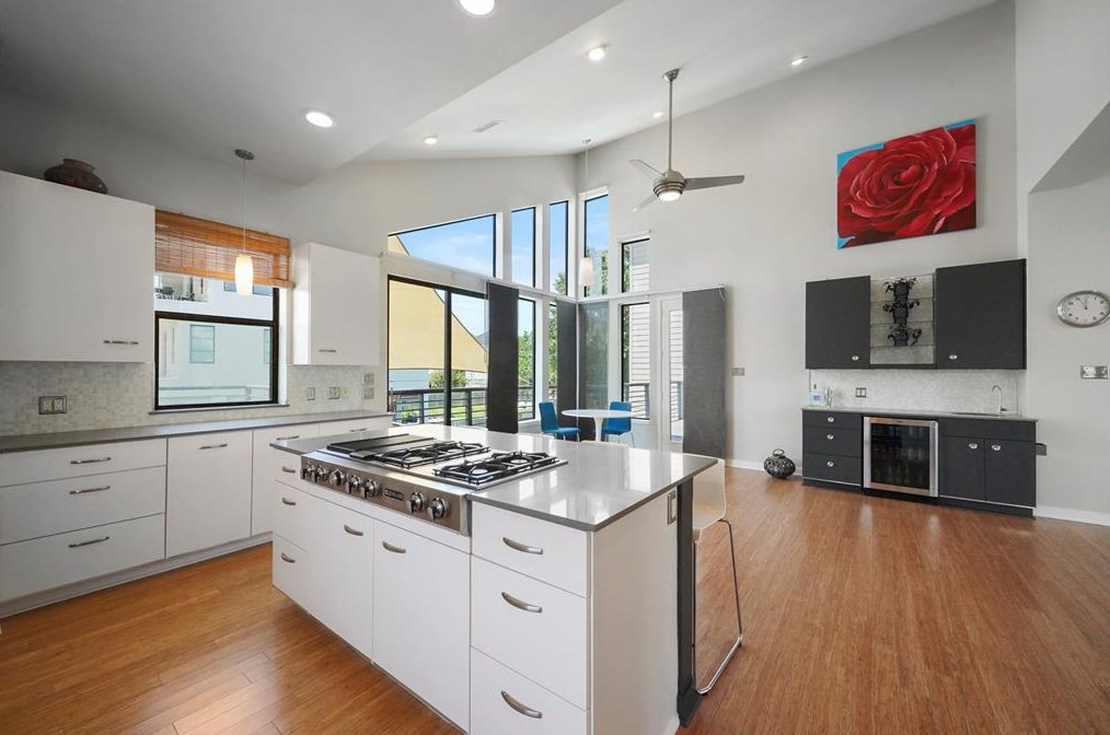 18734 Prince William Ln, Houston TX  77058-4227 exterior