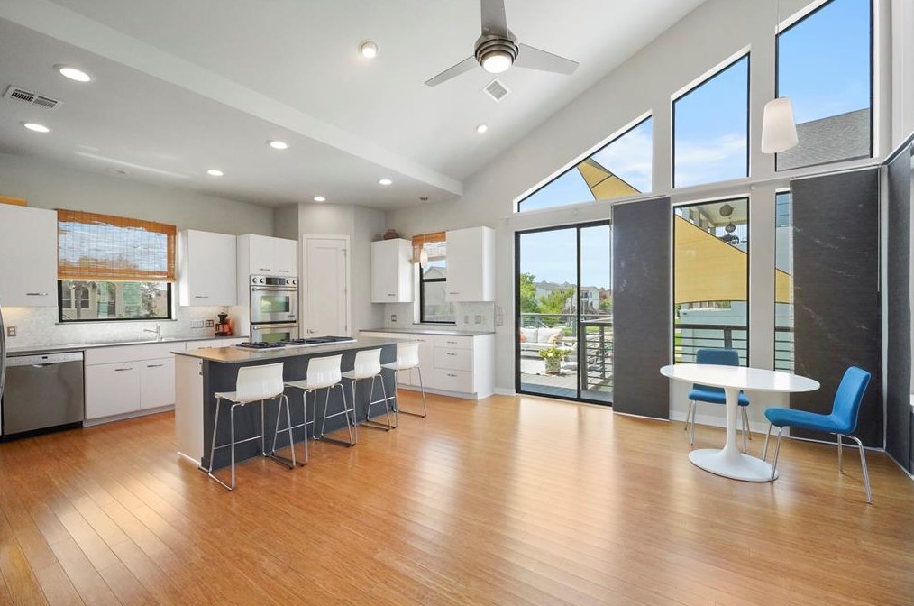 18734 Prince William Ln, Houston TX  77058-4227 exterior