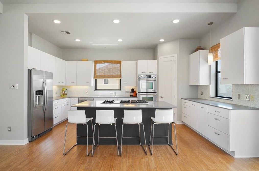18734 Prince William Ln, Houston TX  77058-4227 exterior